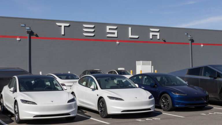 tesla-cinde-deepseeke-sarildi-7HZH3zyD.jpg