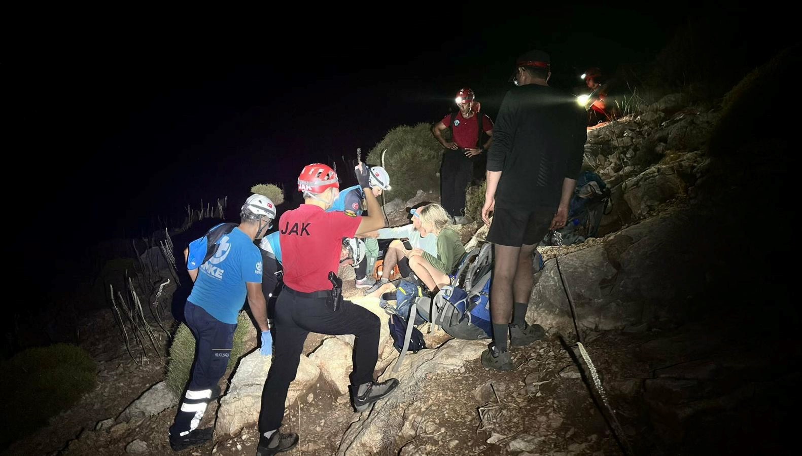 doga yuruyusunde dustu ekipler 2 saatte kurtardi 3dKFnhw1