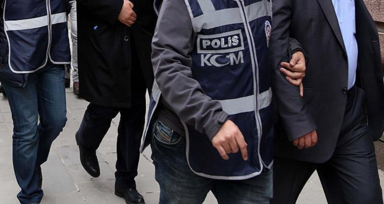 fetoye yonelik operasyonlarda yakalanan 16 supheli tutuklandi RJx1cwTR