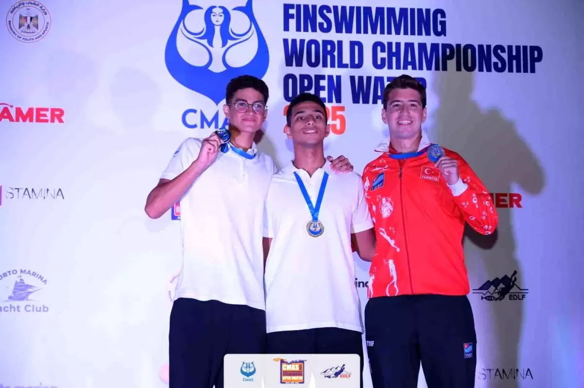 derin toparlak dunya paletli yuzme sampiyonasinda bronz madalya kazandi mK1d4tiu.jpg