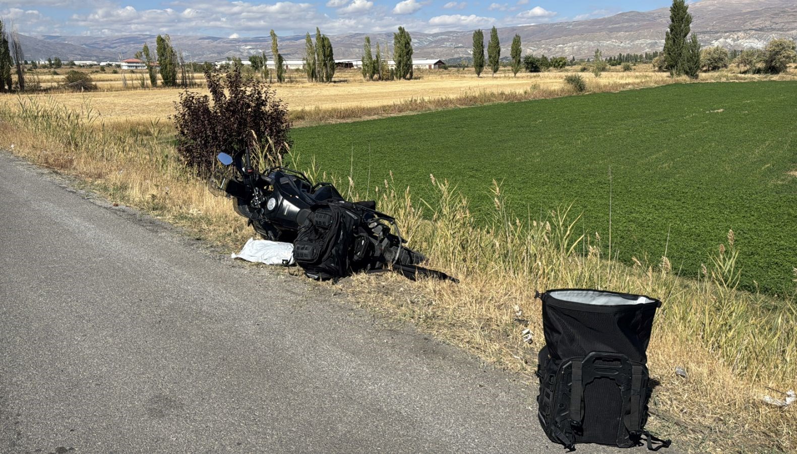 erzincanda bariyere carpan motosikletteki surucu oldu t6BJugwI