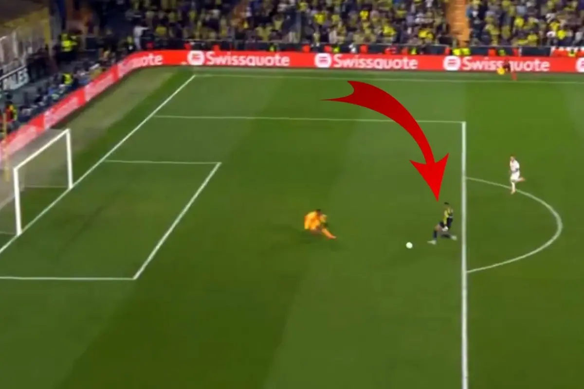 fenerbahce taraftarini cildirtan pozisyon RdQEnNXE