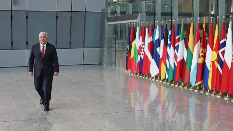 mill savunma bakani guler nato toplantisinda tsknin gazzede kurulacak gorev gucunde yer almaya hazir oldugunu soyledik WnWbrVZC.jpg