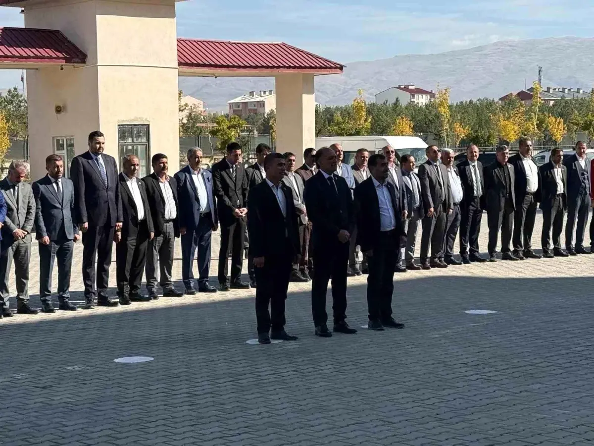 patnosta 19 ekim muhtarlar gunu toreni BivZnfVR.jpg