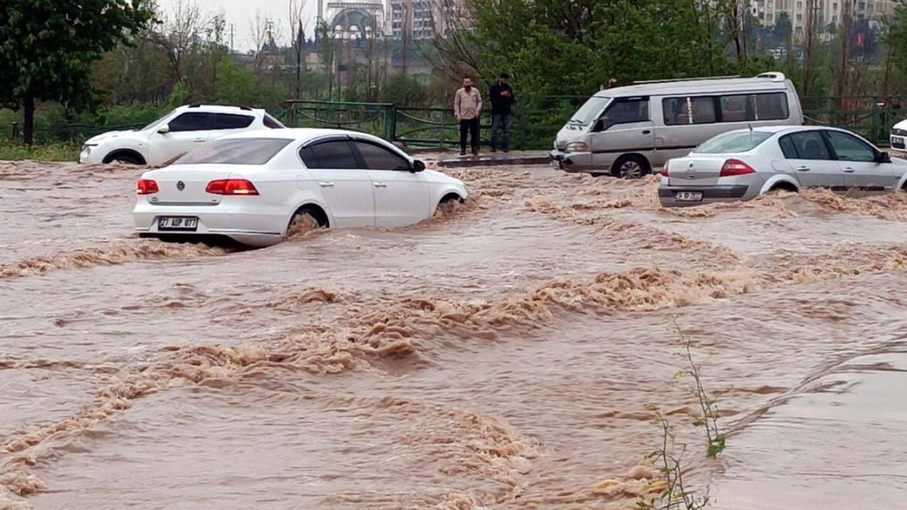 Gaziantep ve Şanlıurfa’da Sel Felaketi: Bakan Göktaş 55 Milyon TL Destek Açıkladı, Esnafın Hesaplarına Haciz Kondu